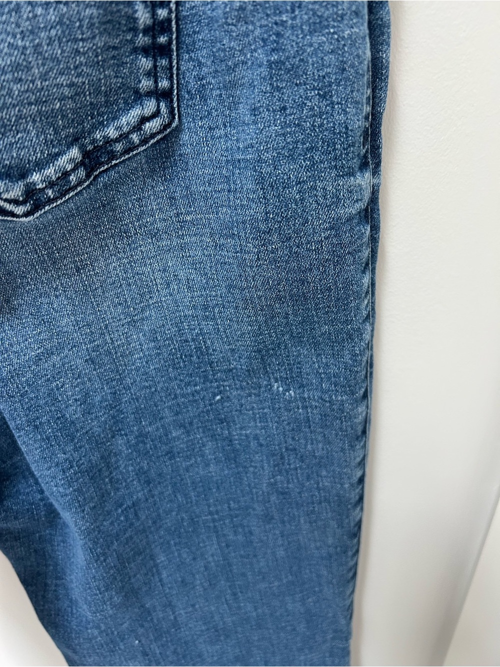 GUESS Women's sexy flare jeans size 30 - Picture 4 of 5